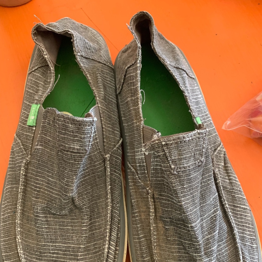 Men’s Sanuk Pull On Shoes Size 9